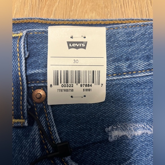BNWT Levis Ribcage Jean shorts - Picture 4 of 4